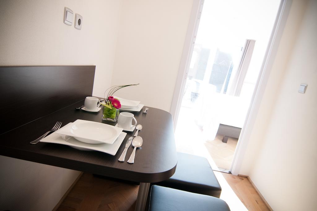 Apartment De Maasnacht Maaseik Buitenkant foto