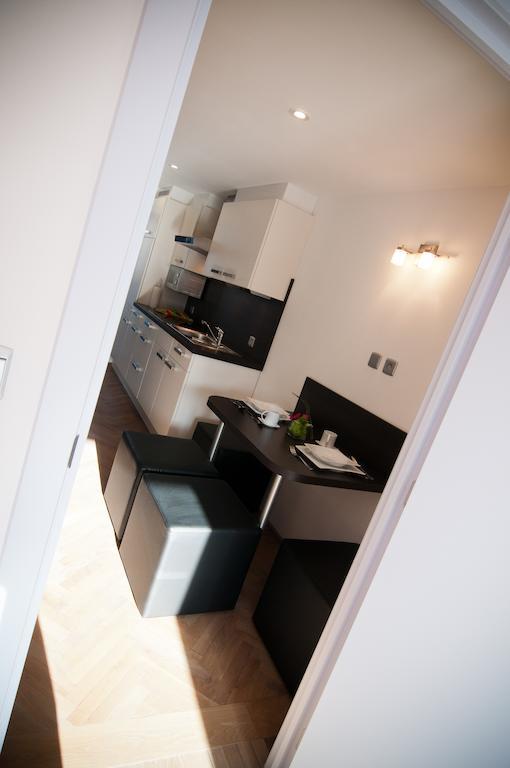 Apartment De Maasnacht Maaseik Buitenkant foto